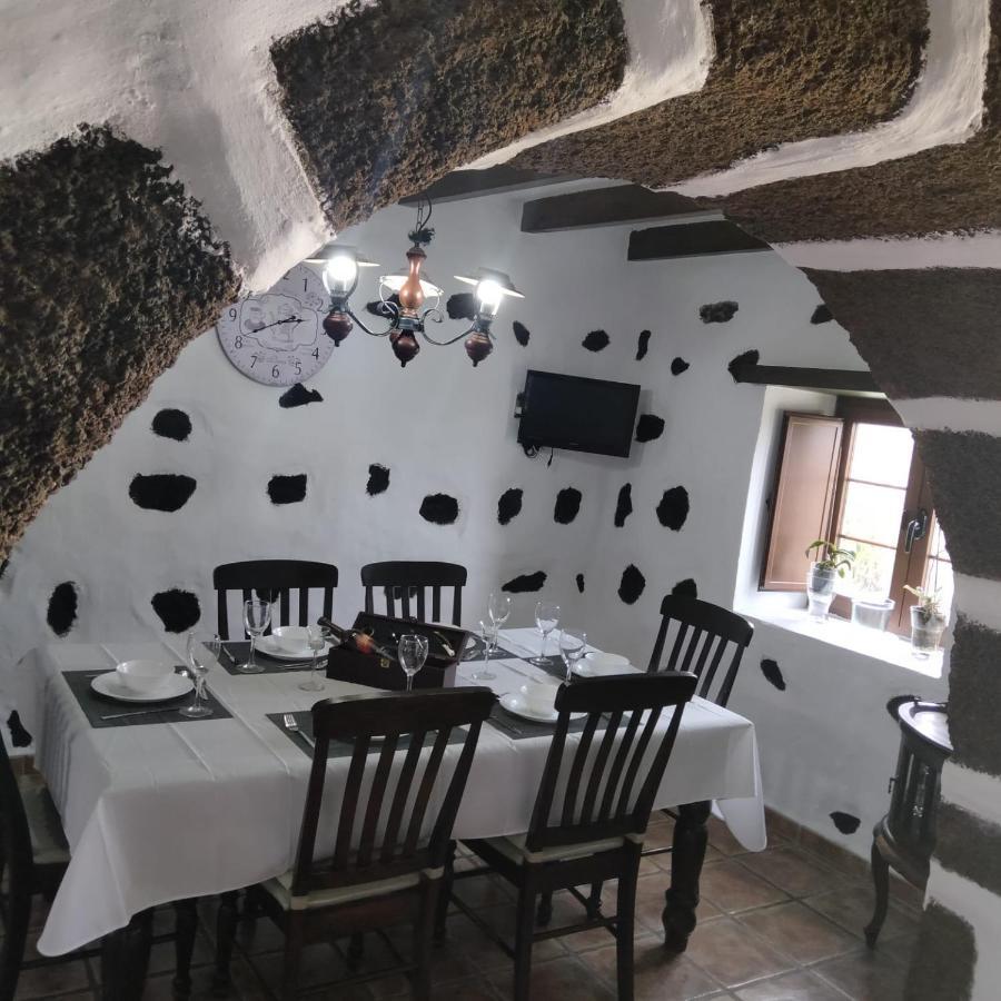 Lanzarote Casa Volcanica-Anclada Sobre La Lava Del Volcan Montana Blanca Екстер'єр фото